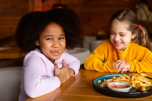Dark Side of Tasty: Junk Food&rsquo;s Impact on Health in 2025