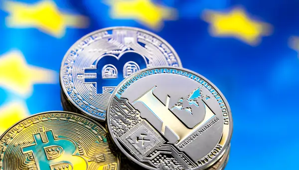 Cashless & Limitless: Digital Currency Revolution of 2025